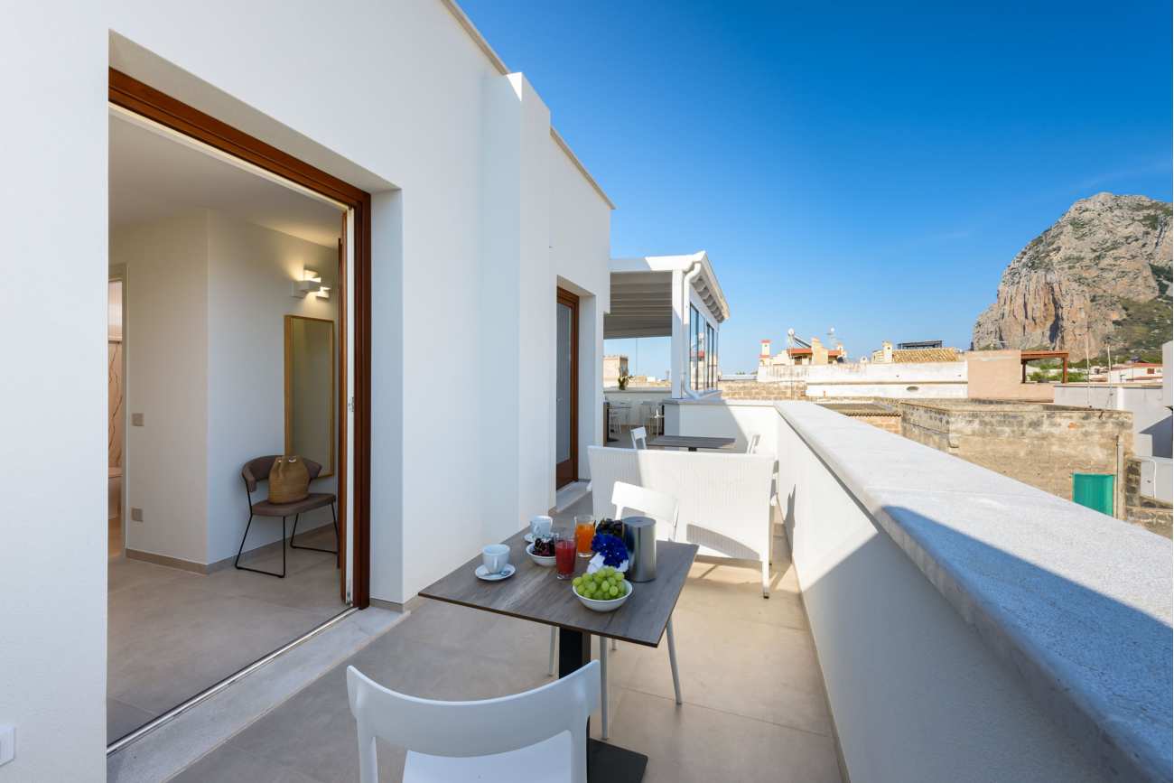 Matrimoniale con terrazza, il tuo risveglio affacciato sulla meraviglia - Il Mare Dentro Rooms - San Vito Lo Capo