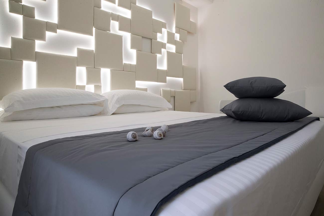 Le Matrimoniali Large: l’eleganza disegna lo spazio. - Il Mare Dentro Rooms - San Vito Lo Capo